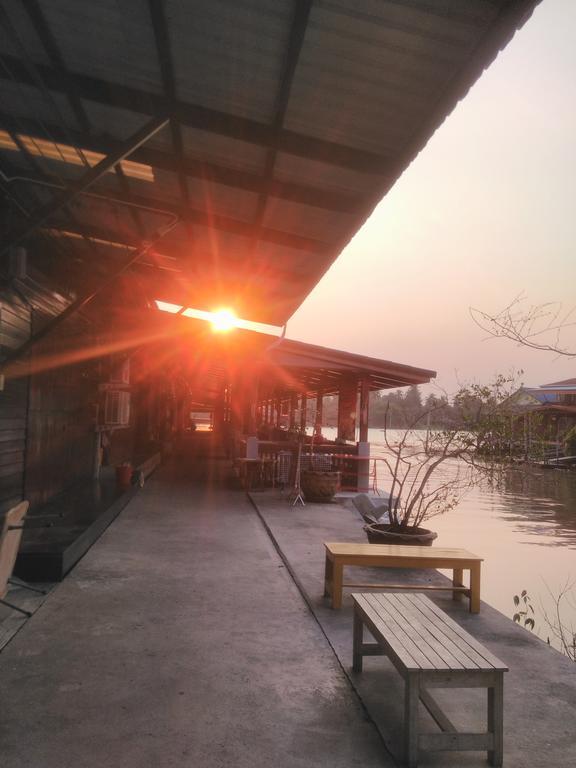 Patchaya Guesthouse Amphawa Dış mekan fotoğraf