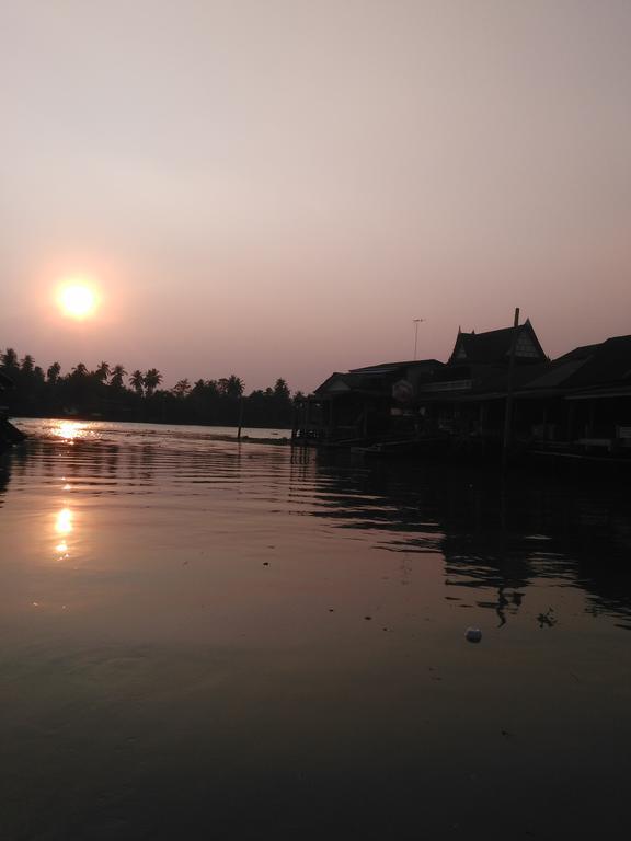 Patchaya Guesthouse Amphawa Dış mekan fotoğraf